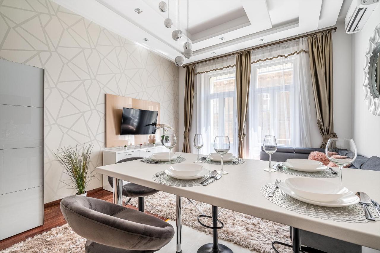 Luxury Apartment With Free Garage And Balcony In The Center Budapesta Exterior foto