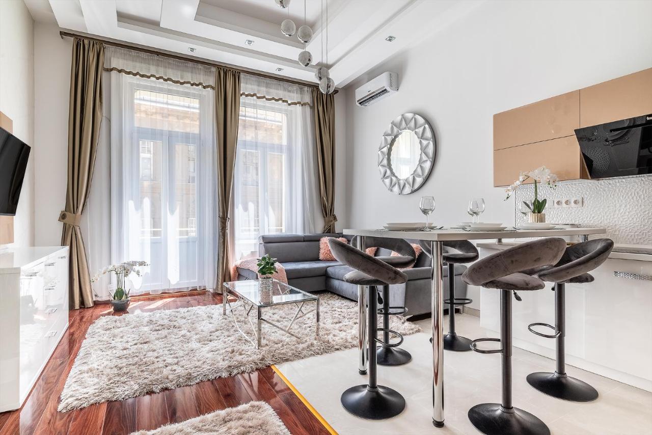 Luxury Apartment With Free Garage And Balcony In The Center Budapesta Exterior foto