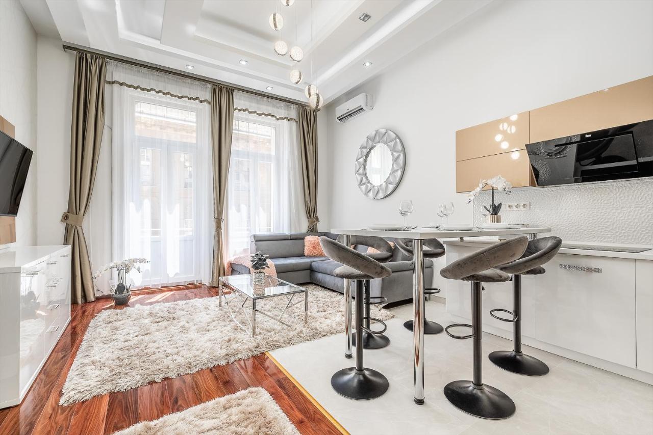 Luxury Apartment With Free Garage And Balcony In The Center Budapesta Exterior foto