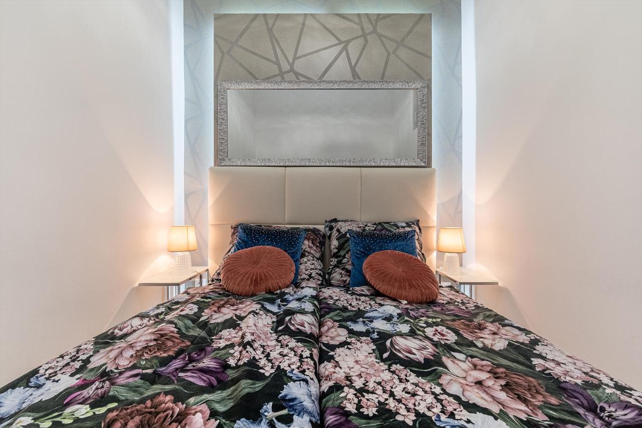 Luxury Apartment With Free Garage And Balcony In The Center Budapesta Exterior foto