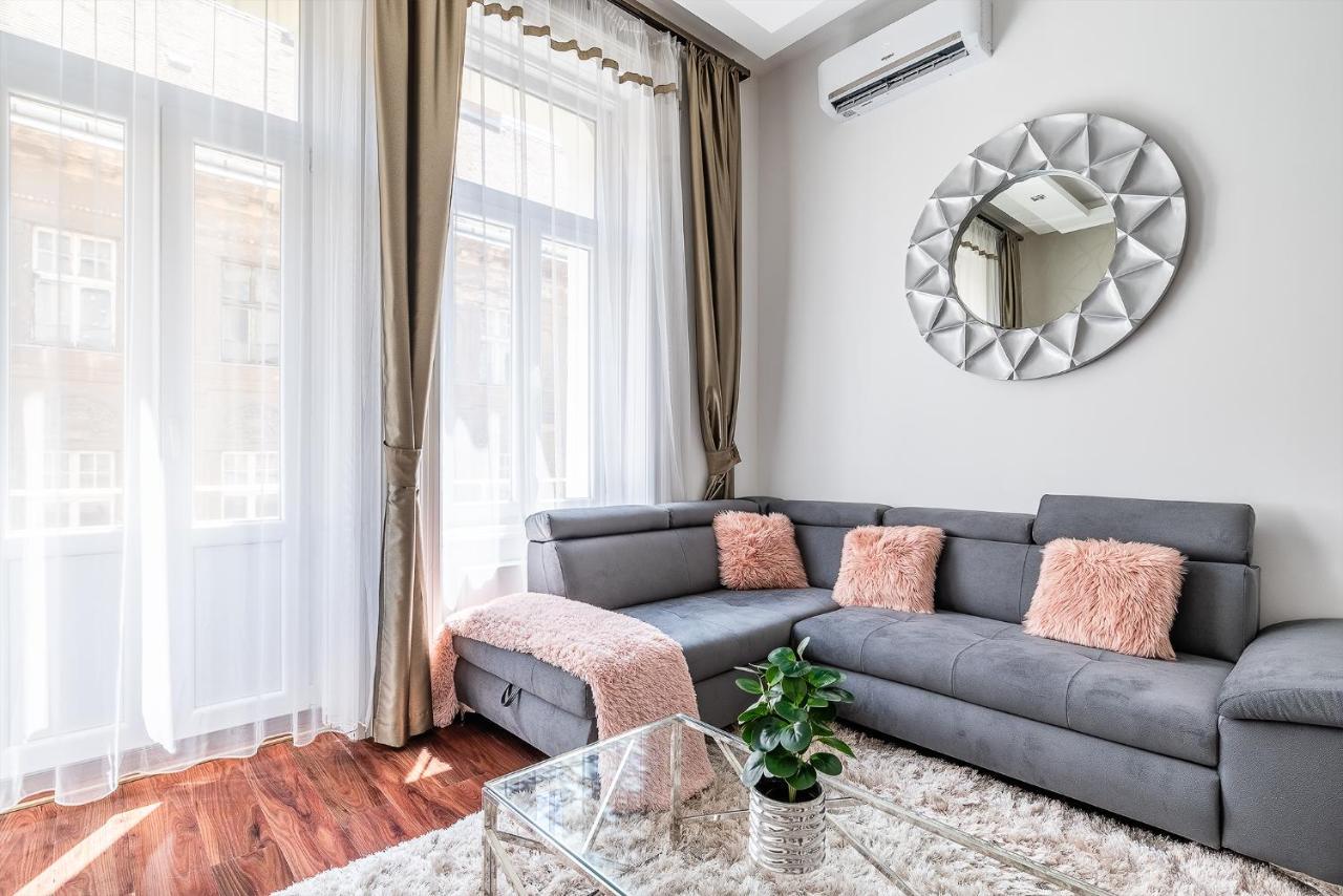 Luxury Apartment With Free Garage And Balcony In The Center Budapesta Exterior foto