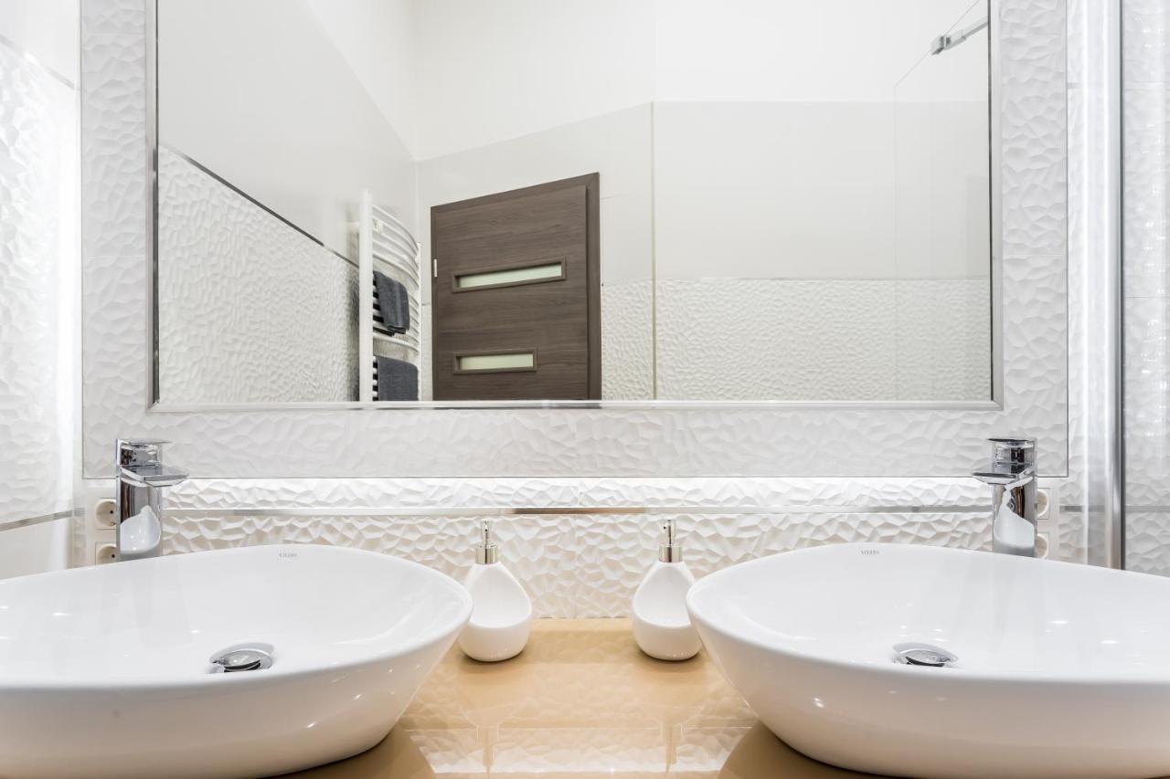 Luxury Apartment With Free Garage And Balcony In The Center Budapesta Exterior foto